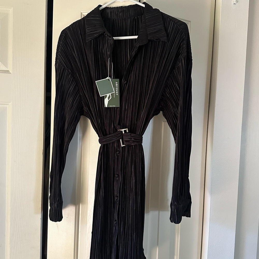 Black flowy dress, with belt